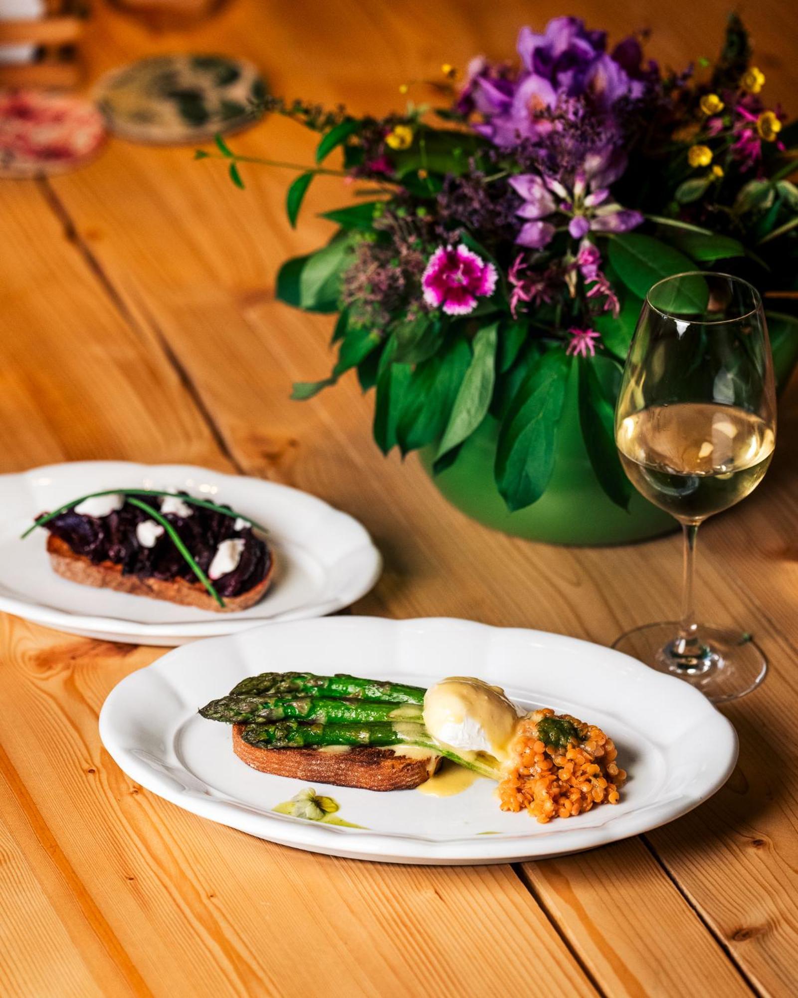 Monastery Garden Bistro & Rooms チェスキー クルムロフ エクステリア 写真