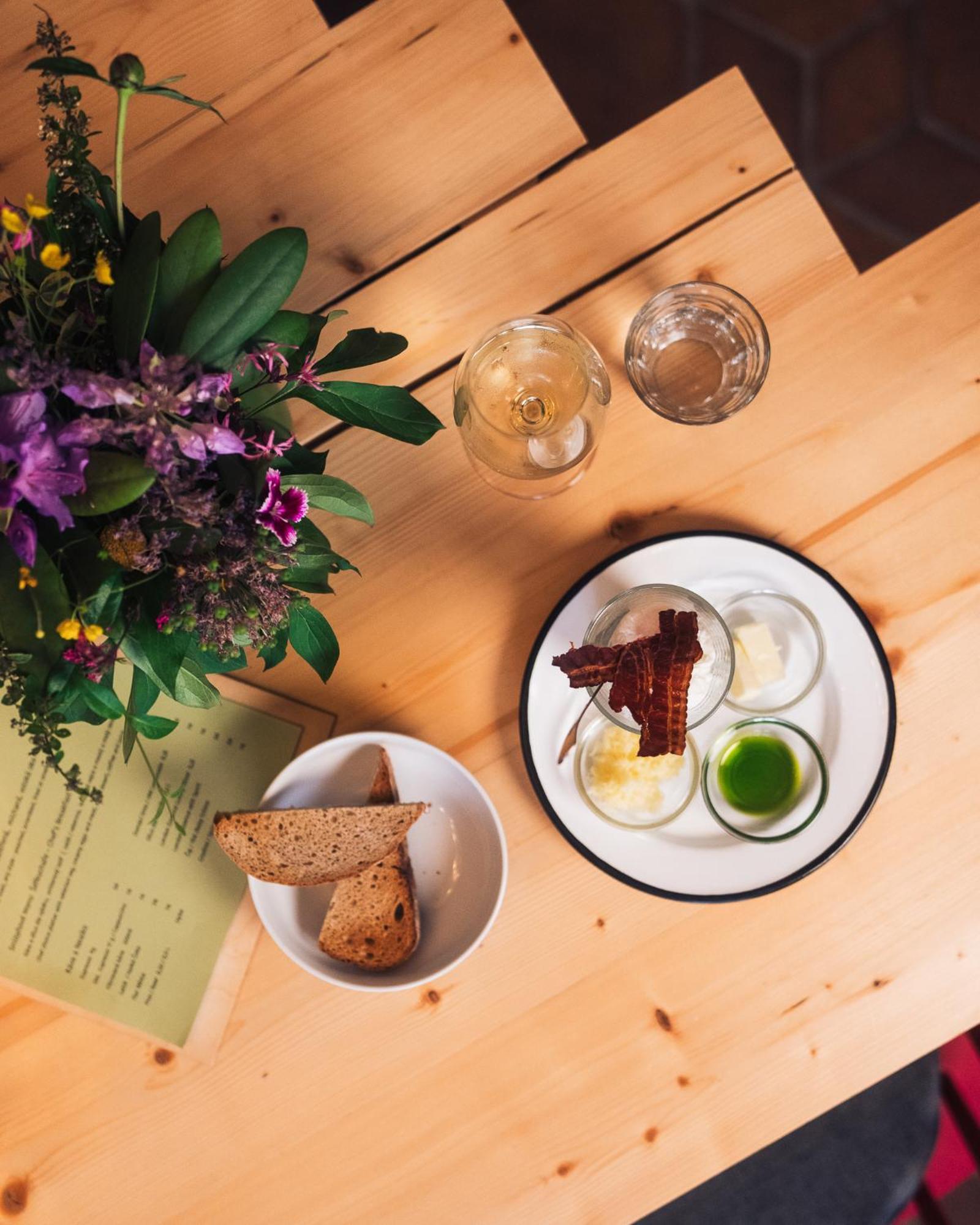 Monastery Garden Bistro & Rooms チェスキー クルムロフ エクステリア 写真