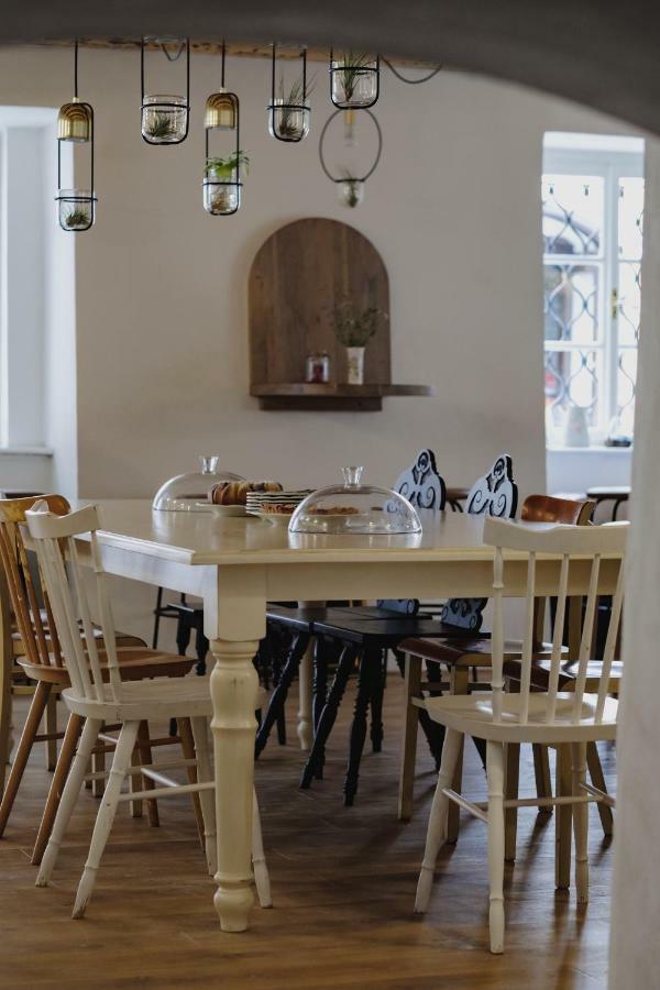 Monastery Garden Bistro & Rooms チェスキー クルムロフ エクステリア 写真